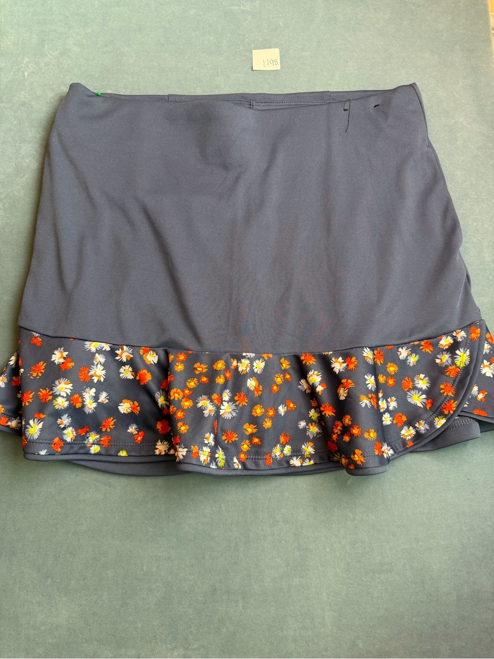 Callaway Women’s Floral Ruffle Hem Skort Size M